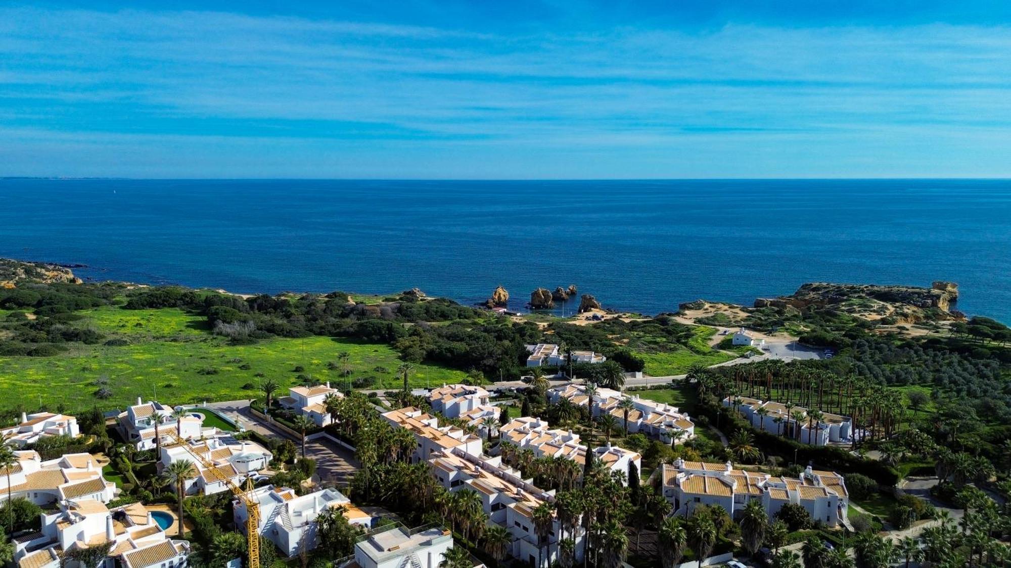 Coastal Retreat With Pool And Beach Access By Drago Rentals Albufeira Dış mekan fotoğraf